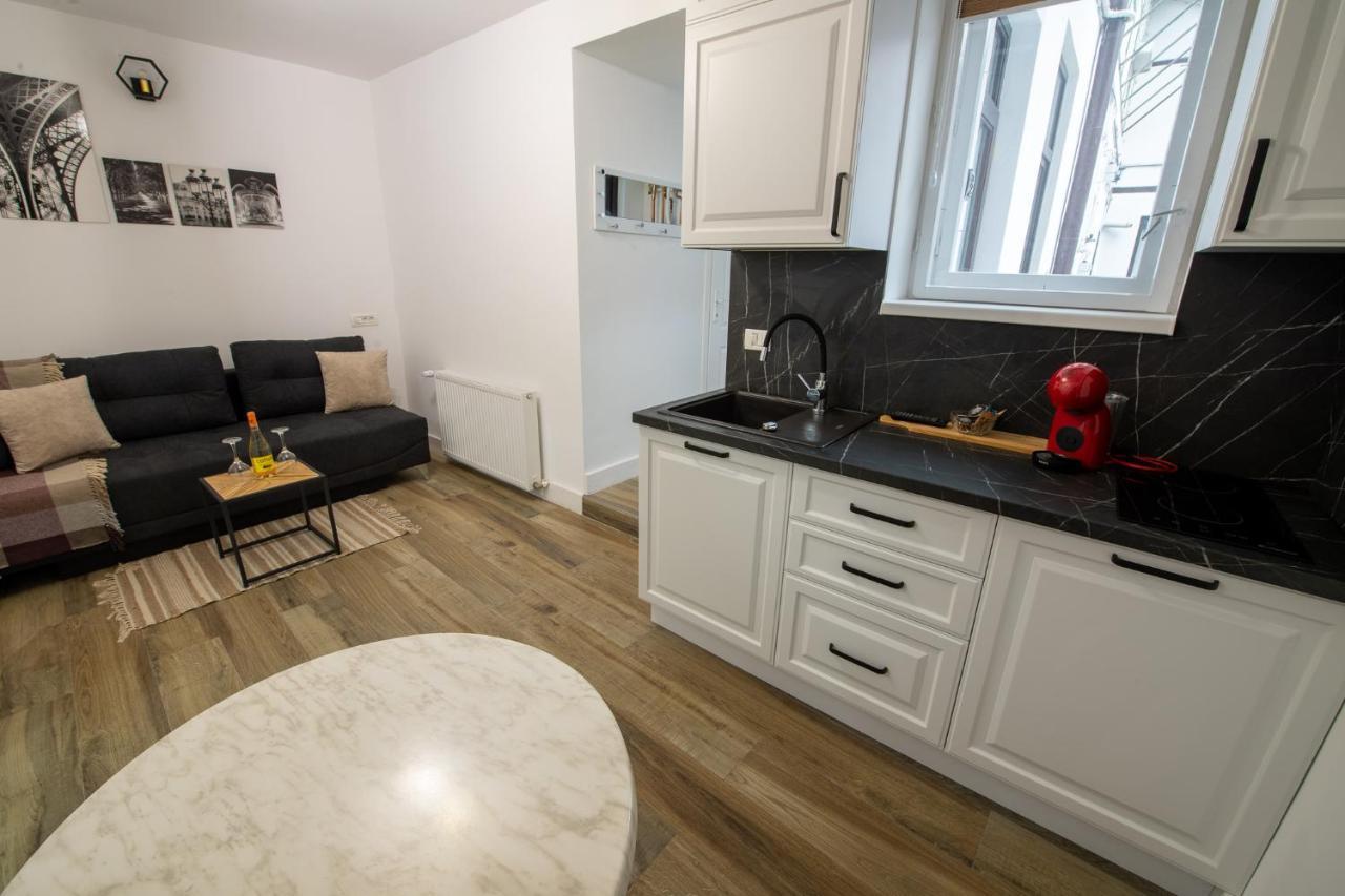 Old Town Apartment
